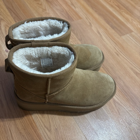 Classic Ultra Mini Platform UGG Boots - Picture 1 of 7